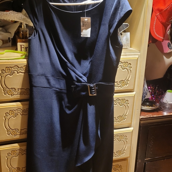 Dress - Picture 9 of 12